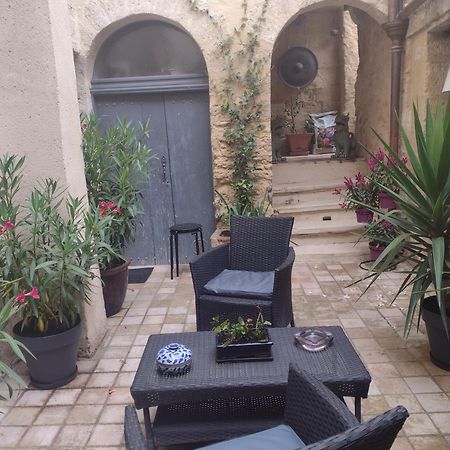 Apartamento Au Gré Du Voyage Uzès Exterior foto